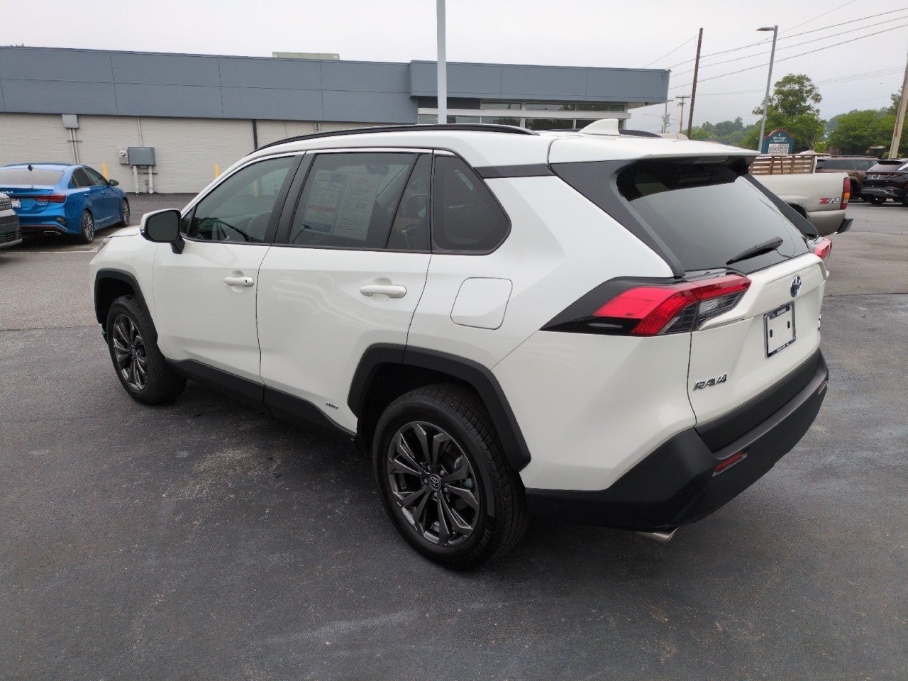 2022 Toyota RAV4 Hybrid XLE Premium