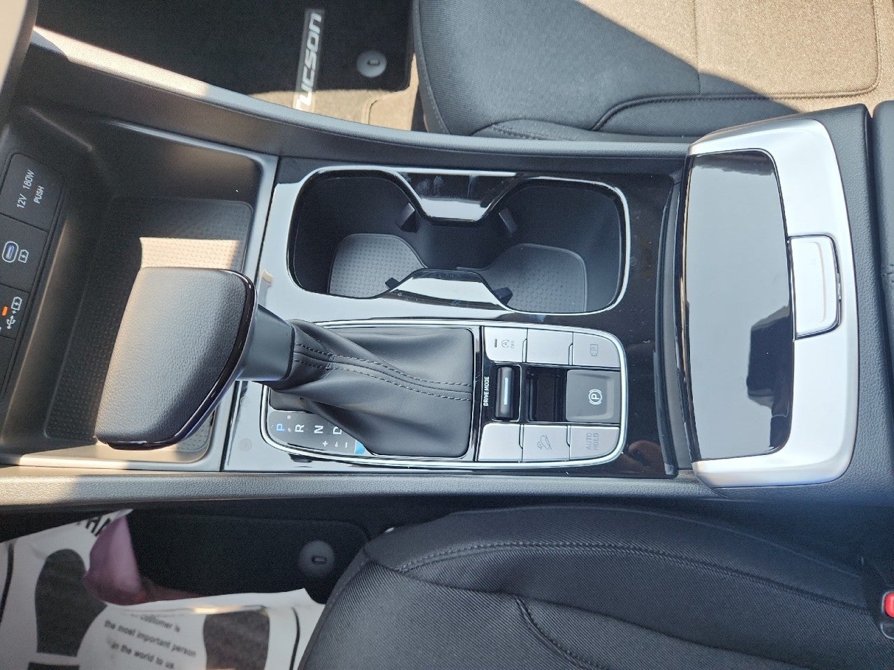 2026 Hyundai TUCSON SE FWD
