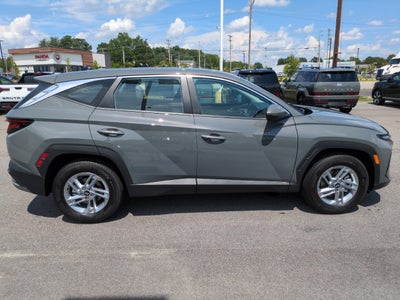 2026 Hyundai TUCSON SE FWD