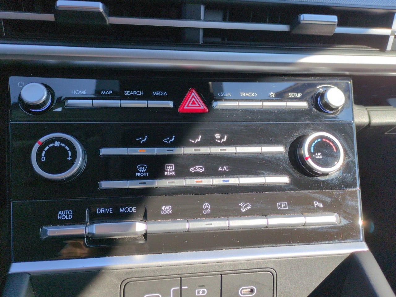 2024 Hyundai SANTA FE SE