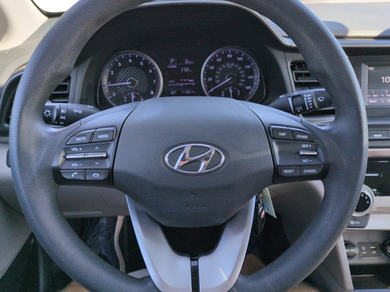 2019 Hyundai ELANTRA SE