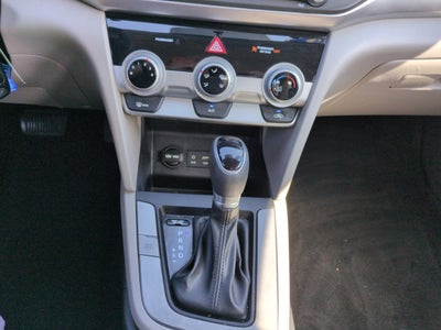 2019 Hyundai ELANTRA SE