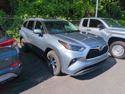 2023 Toyota Highlander Hybrid XLE