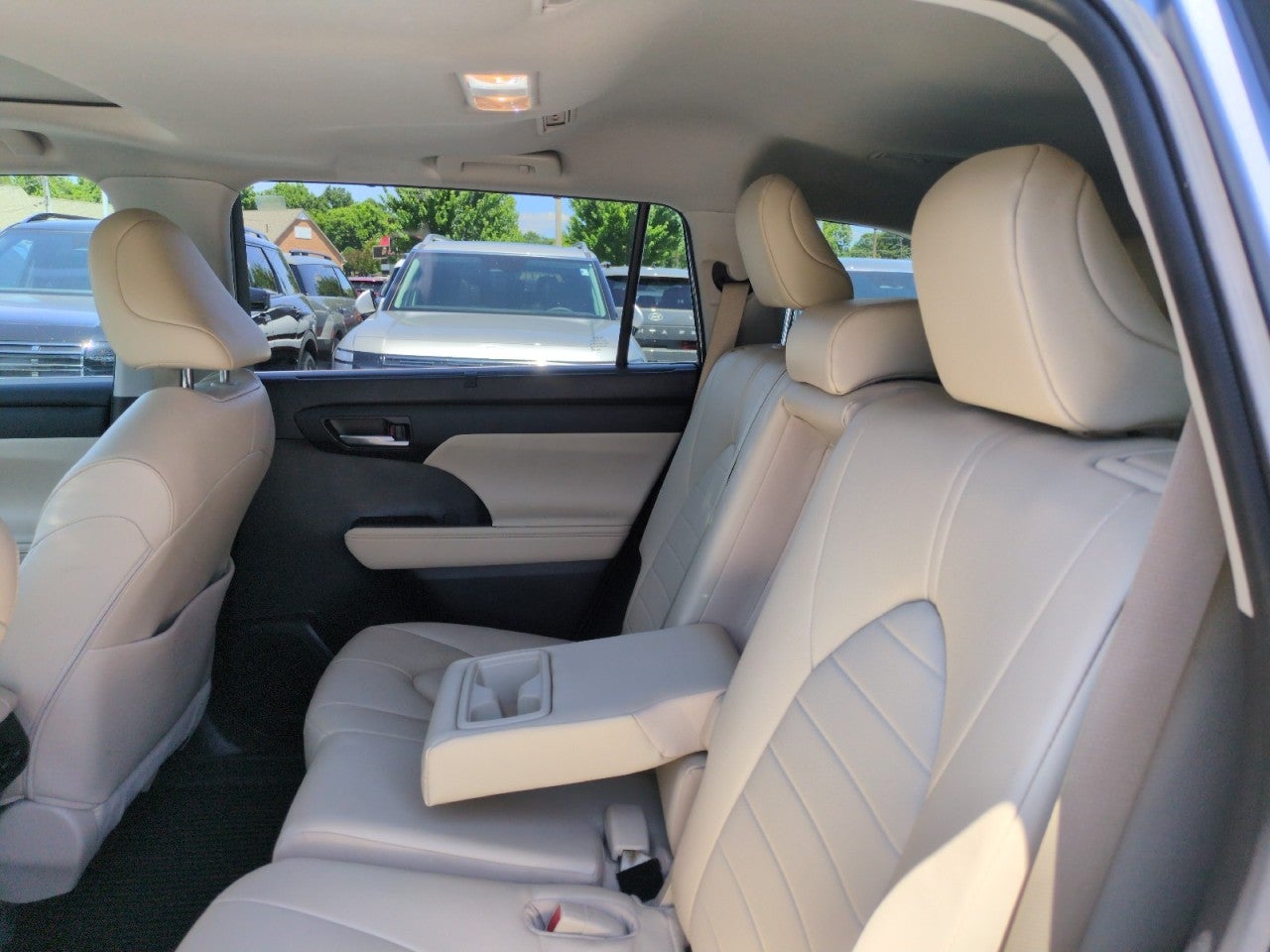 2023 Toyota Highlander Hybrid XLE