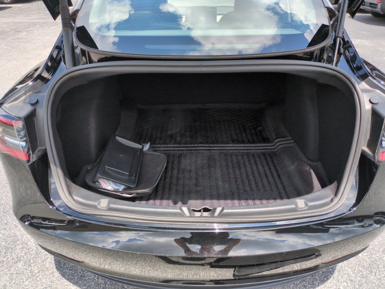 2023 Tesla Model 3 RWD