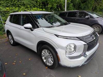 2023 Mitsubishi Outlander ES