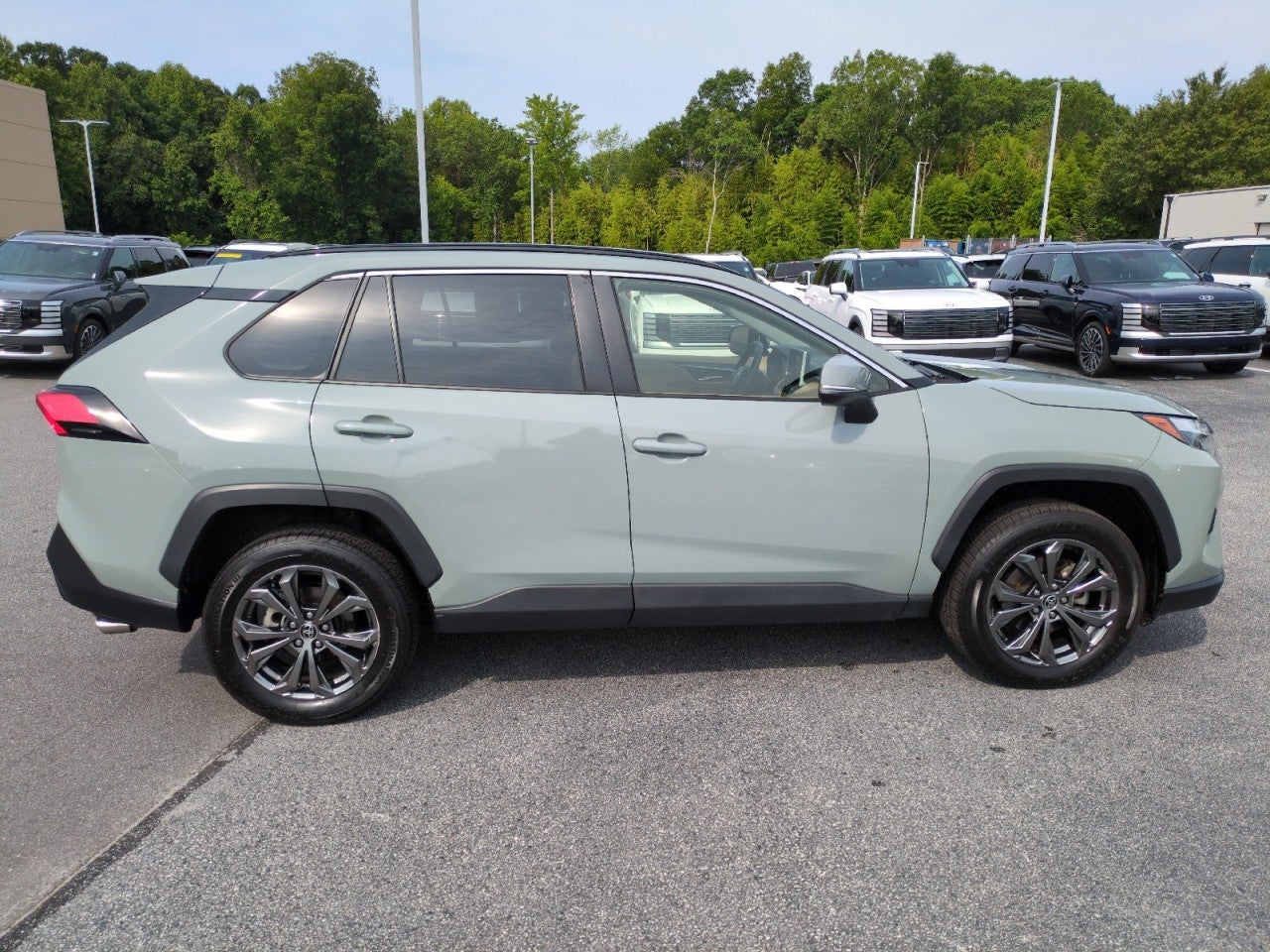 2023 Toyota RAV4 Hybrid XLE Premium