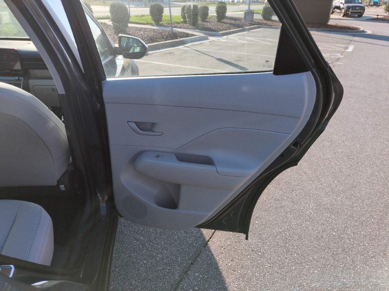 2026 Hyundai KONA SE FWD