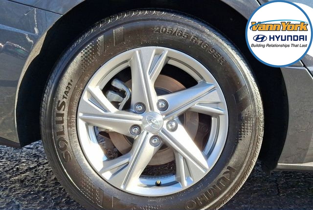 2023 Hyundai SONATA SE