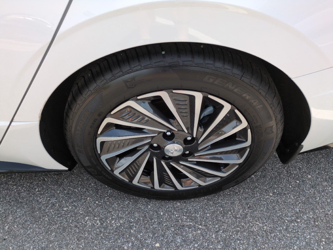 2022 Hyundai SONATA HYBRID SEL