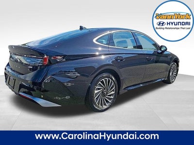 2025 Hyundai SONATA HYBRID SEL