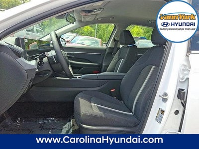 2025 Hyundai SONATA HYBRID SEL
