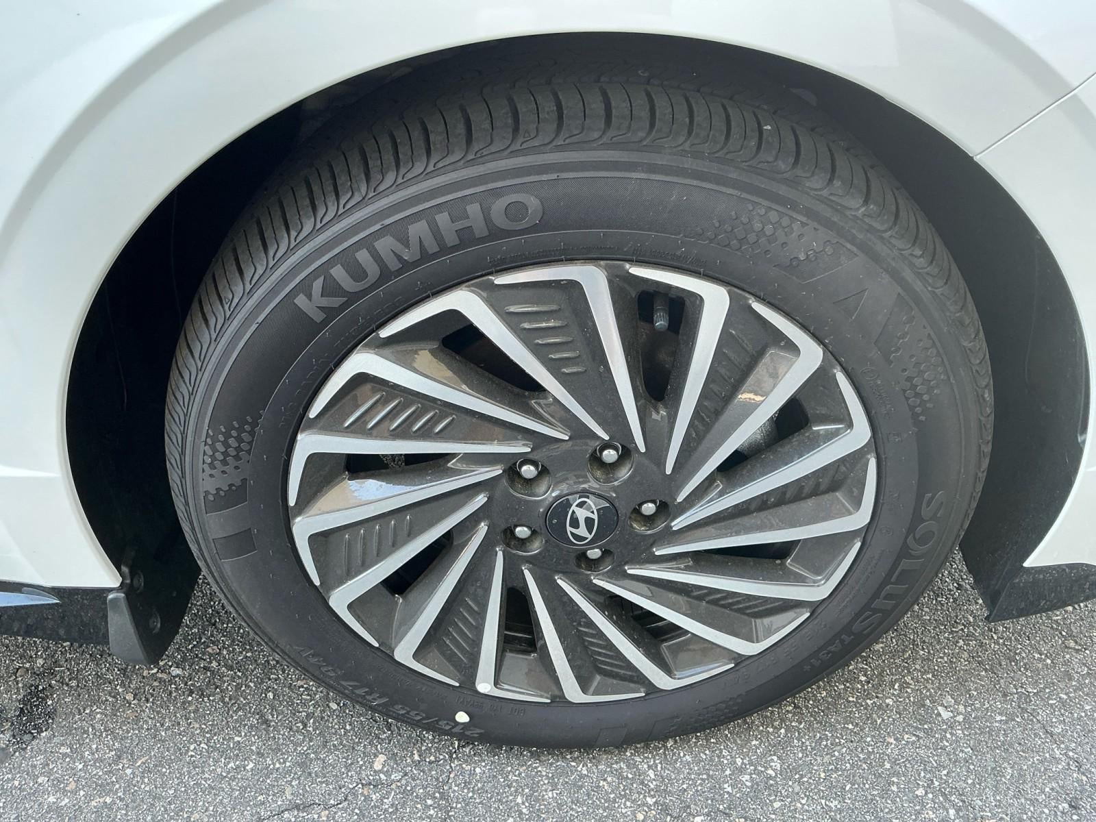 2025 Hyundai SONATA HYBRID SEL