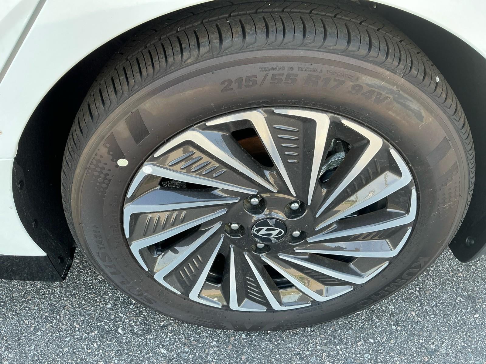 2025 Hyundai SONATA HYBRID SEL