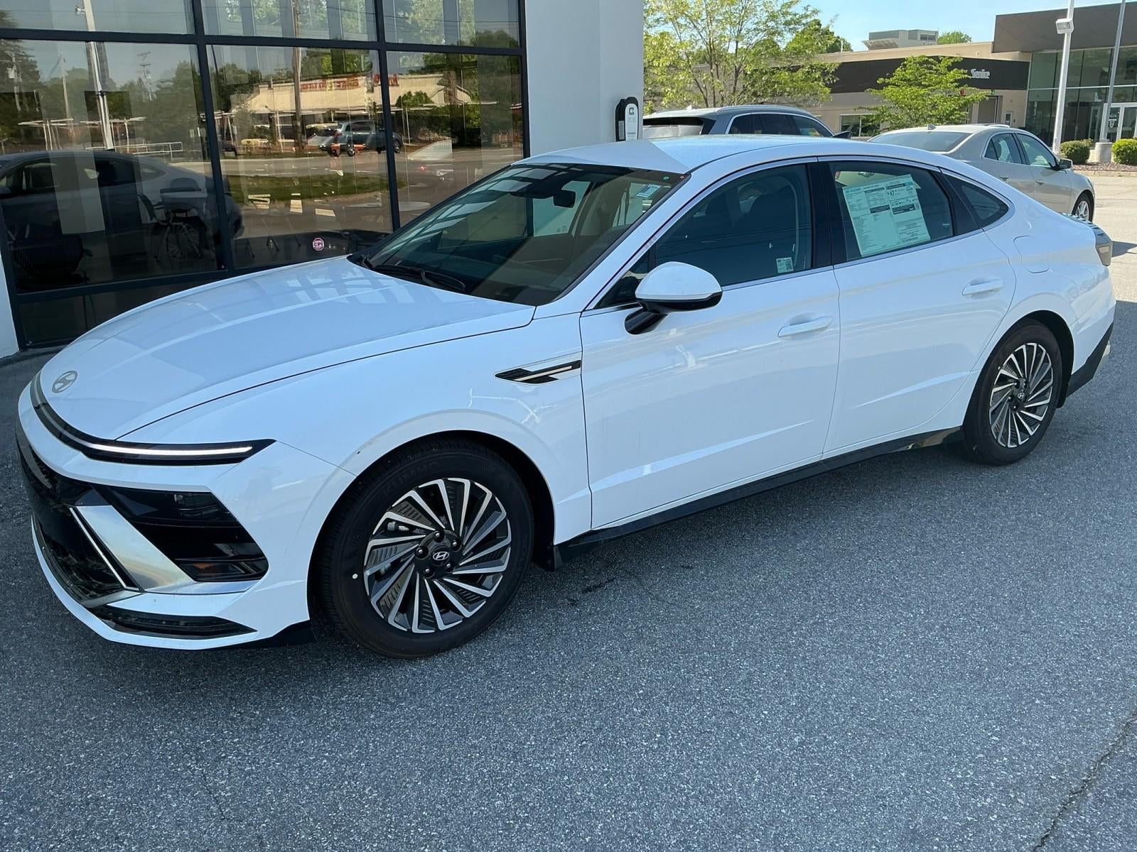 2025 Hyundai SONATA HYBRID SEL