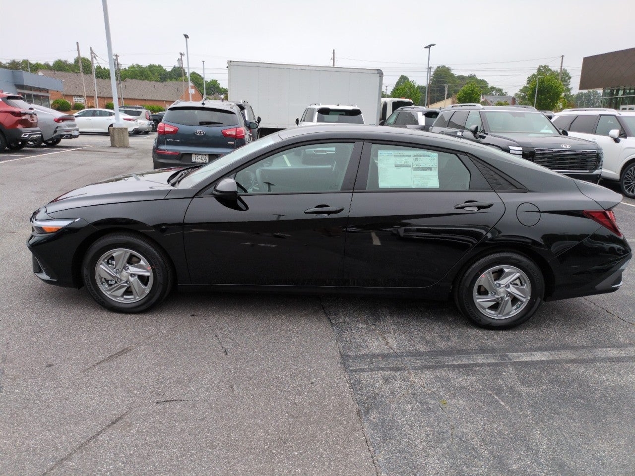 2026 Hyundai ELANTRA SE