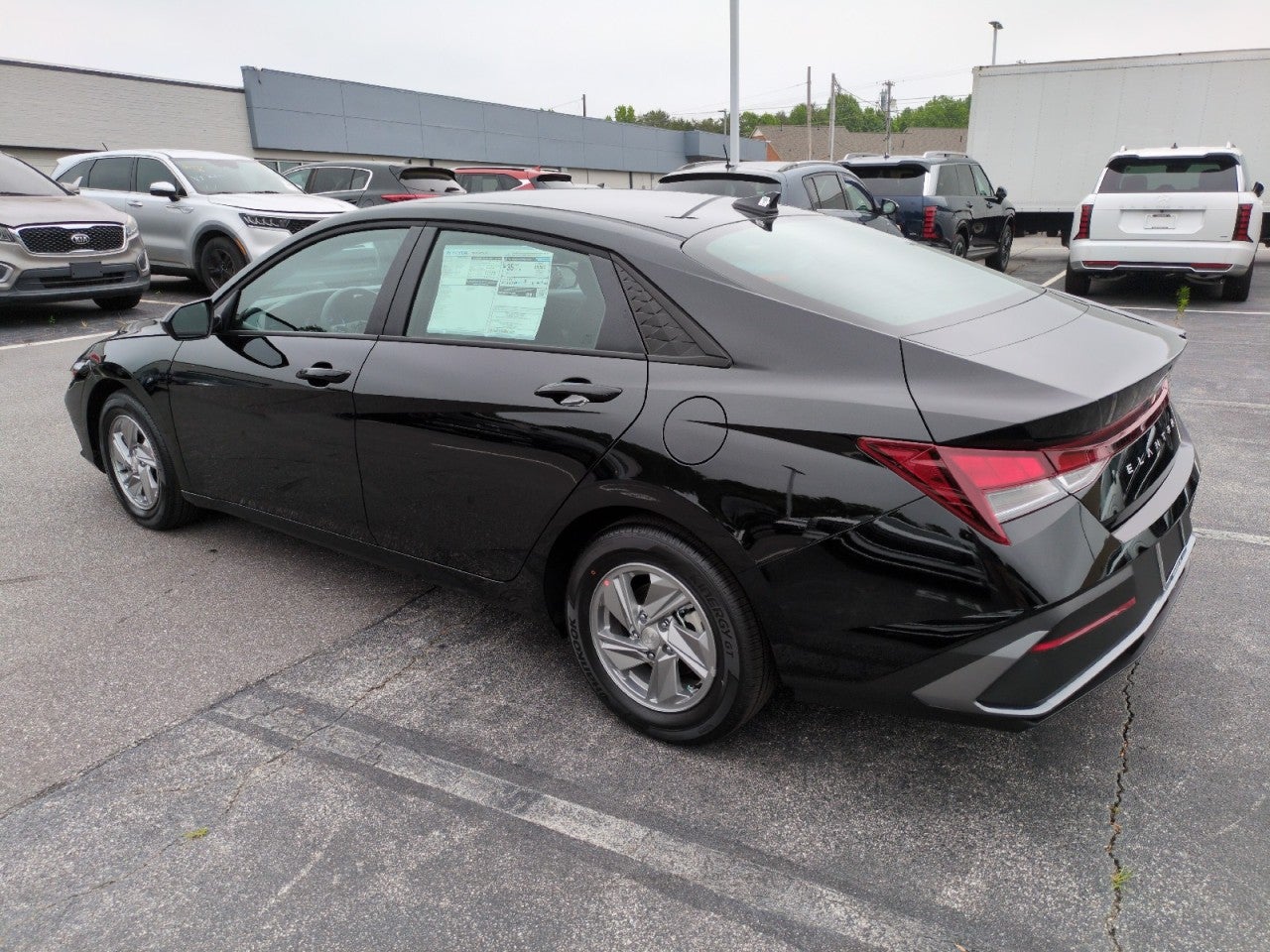 2026 Hyundai ELANTRA SE