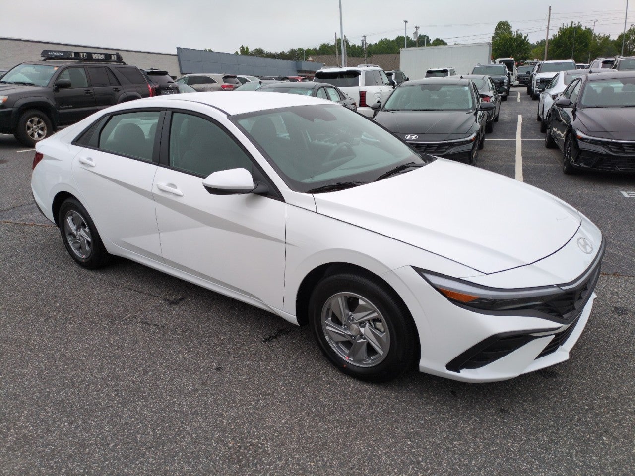 2026 Hyundai ELANTRA SE