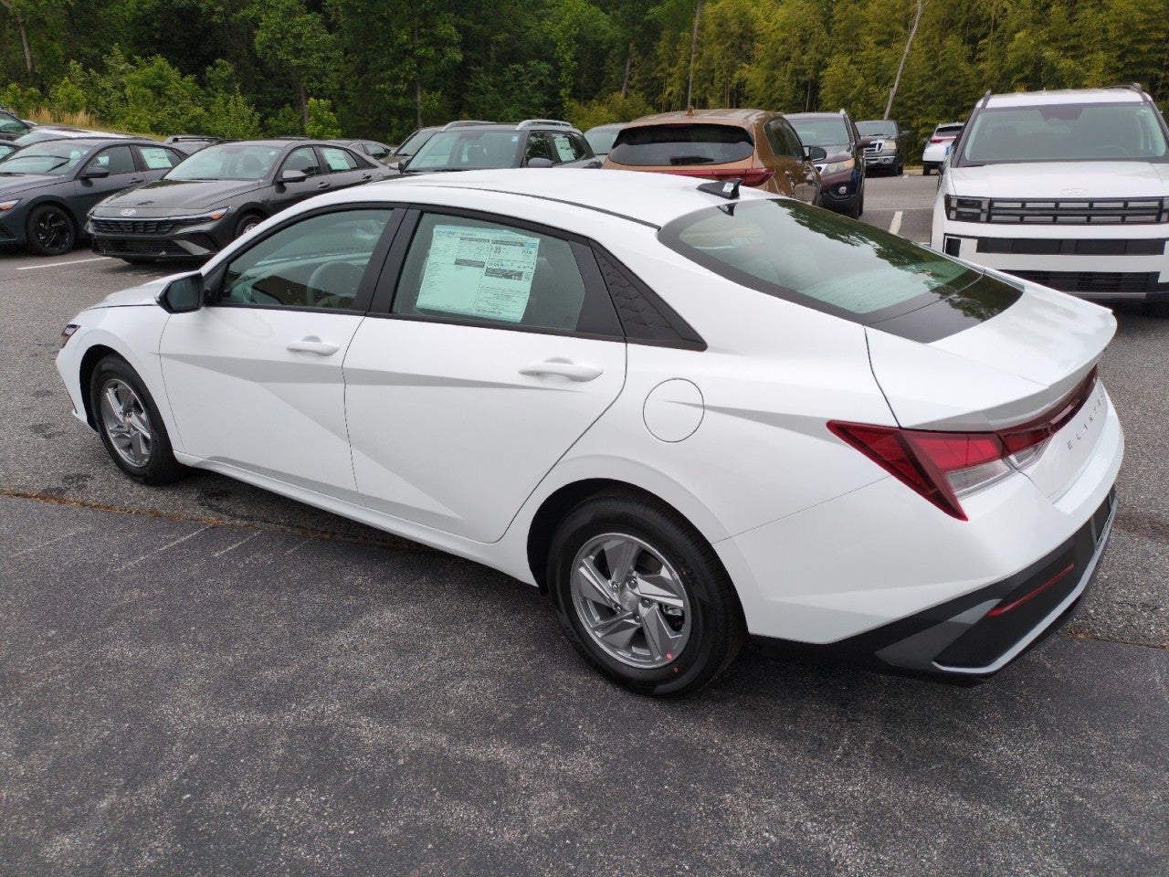 2026 Hyundai ELANTRA SE