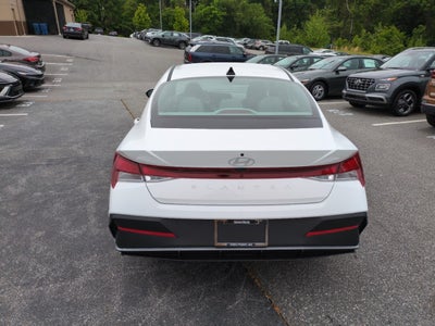 2026 Hyundai ELANTRA SE
