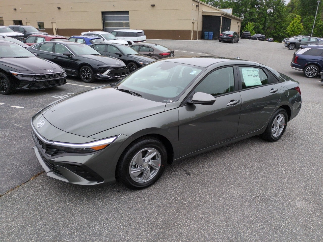 2026 Hyundai ELANTRA SE