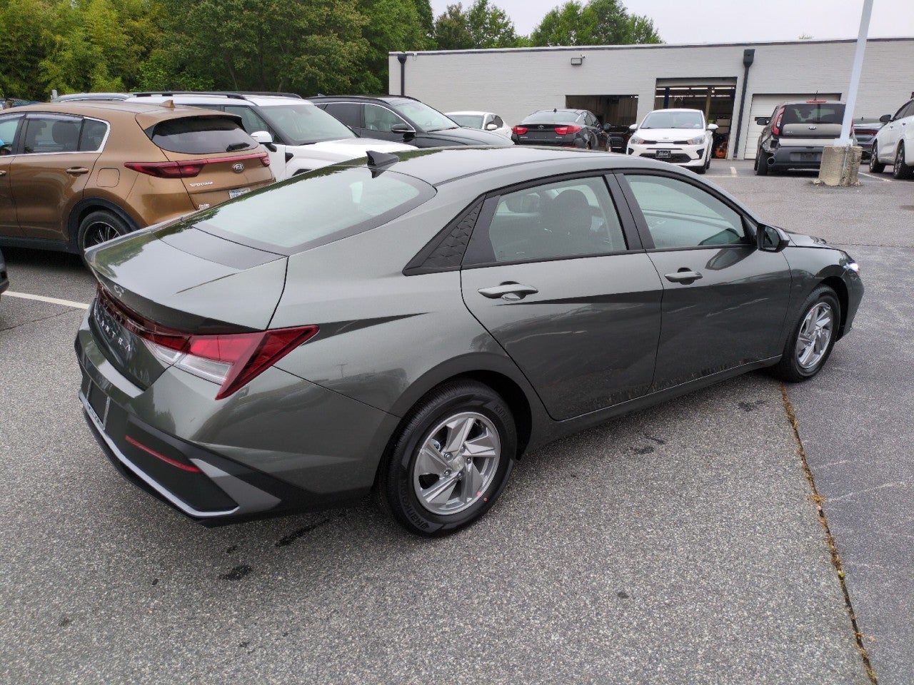 2026 Hyundai ELANTRA SE
