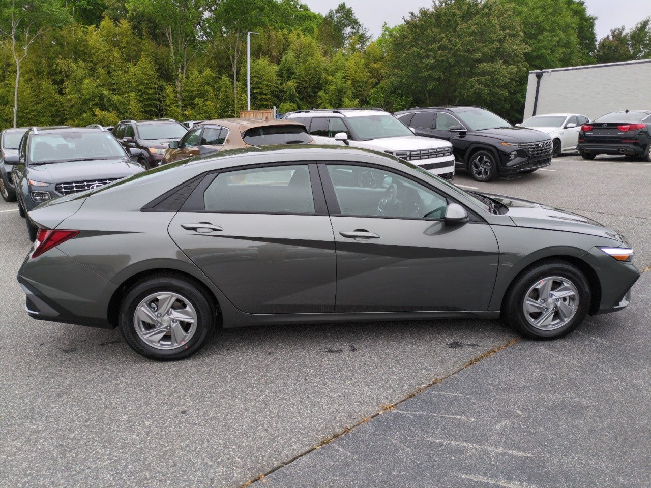 2026 Hyundai ELANTRA SE