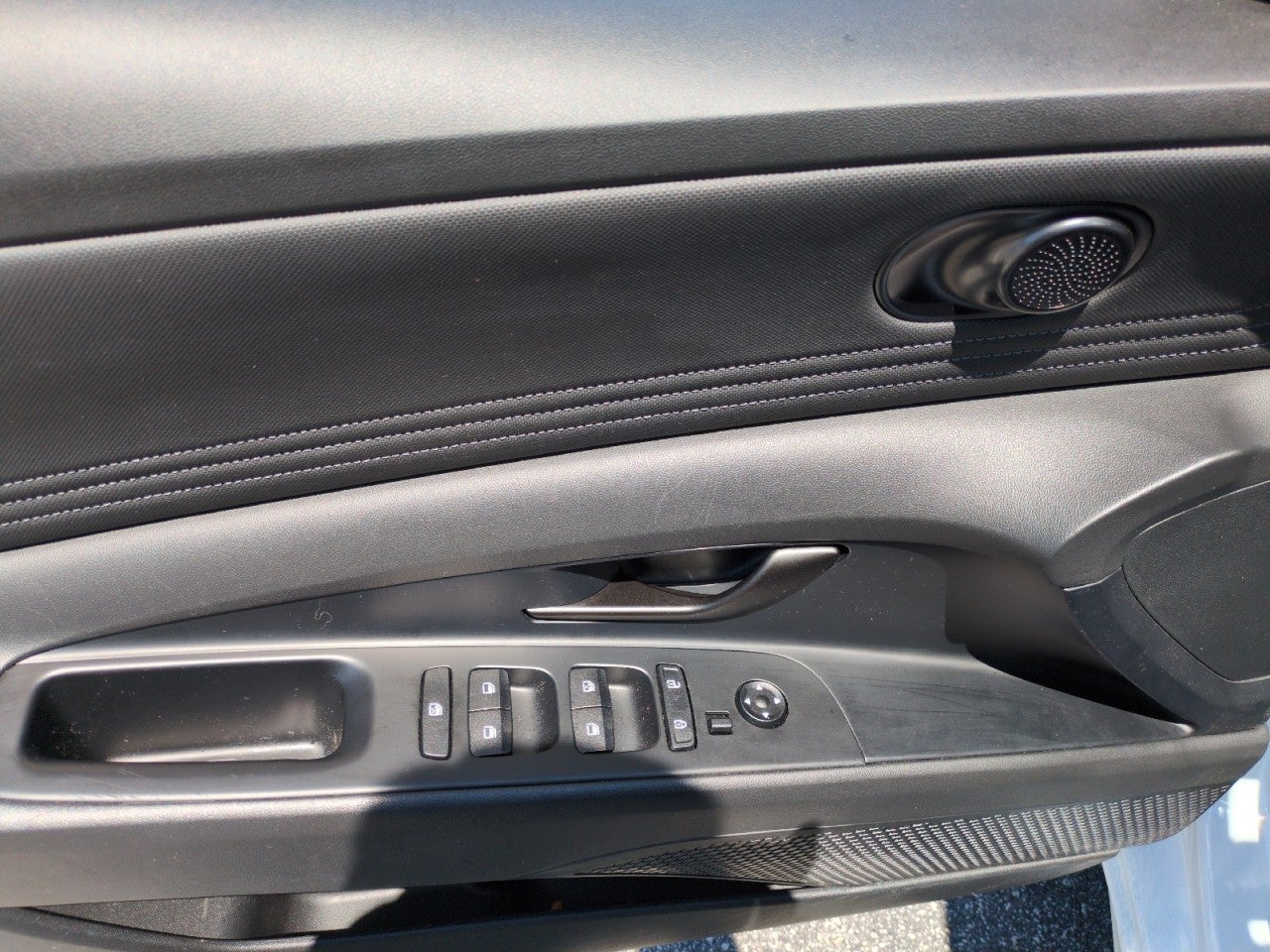 2025 Hyundai Elantra SEL - Photo 12