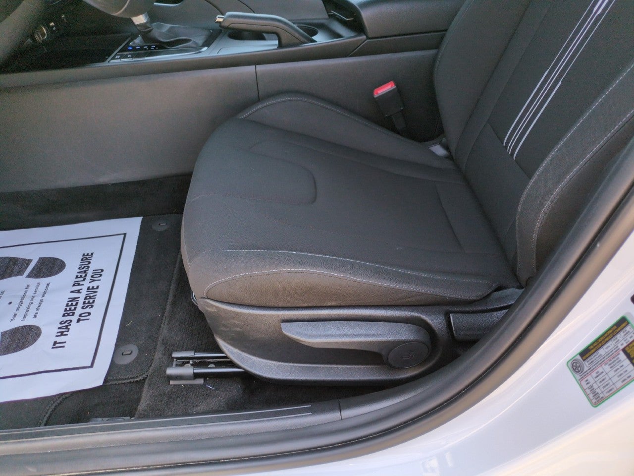 2025 Hyundai Elantra SEL - Photo 13