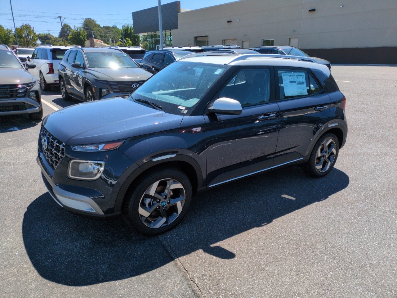 2026 Hyundai VENUE SEL W/Two-Tone Roof