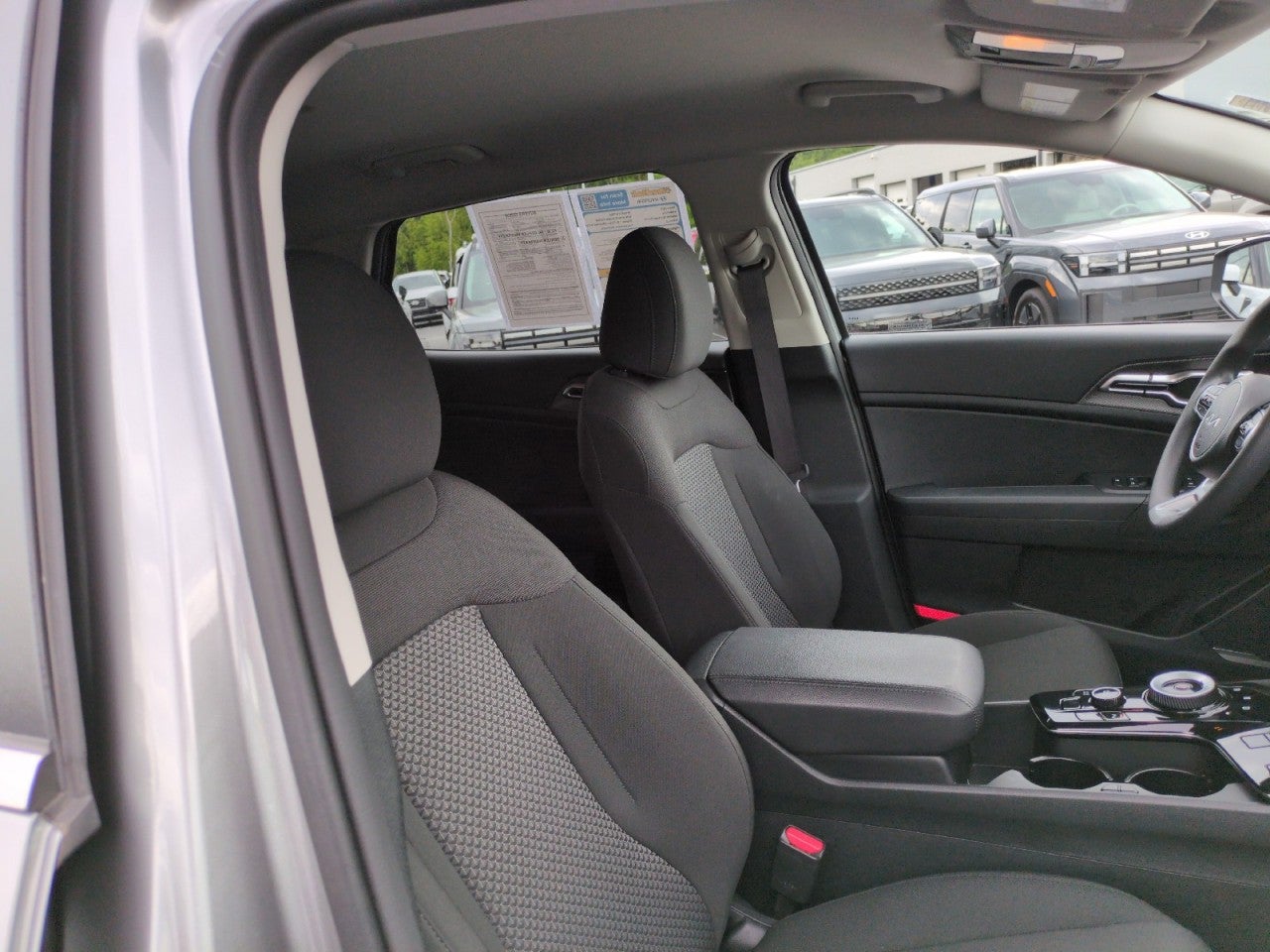 2025 Kia Sportage Hybrid LX